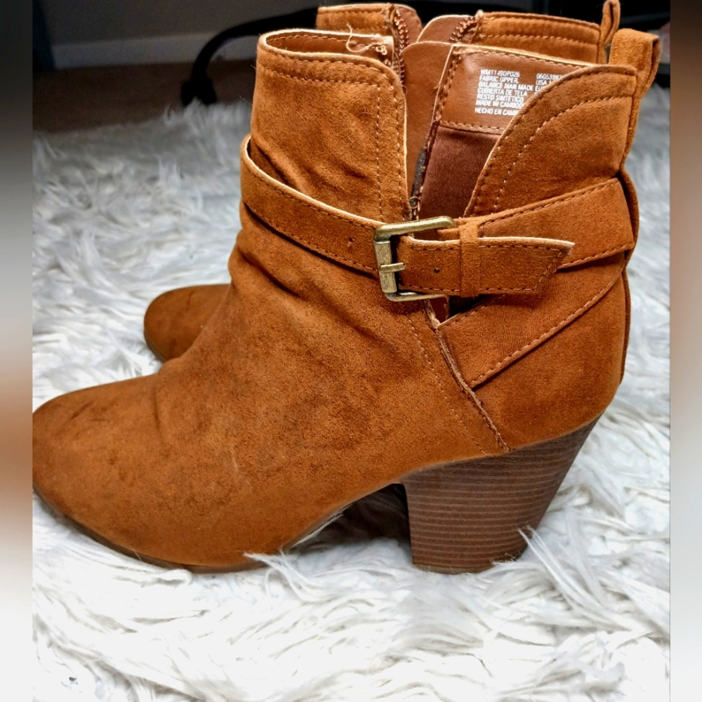 Womens ankel boots size 11 brand Time an True